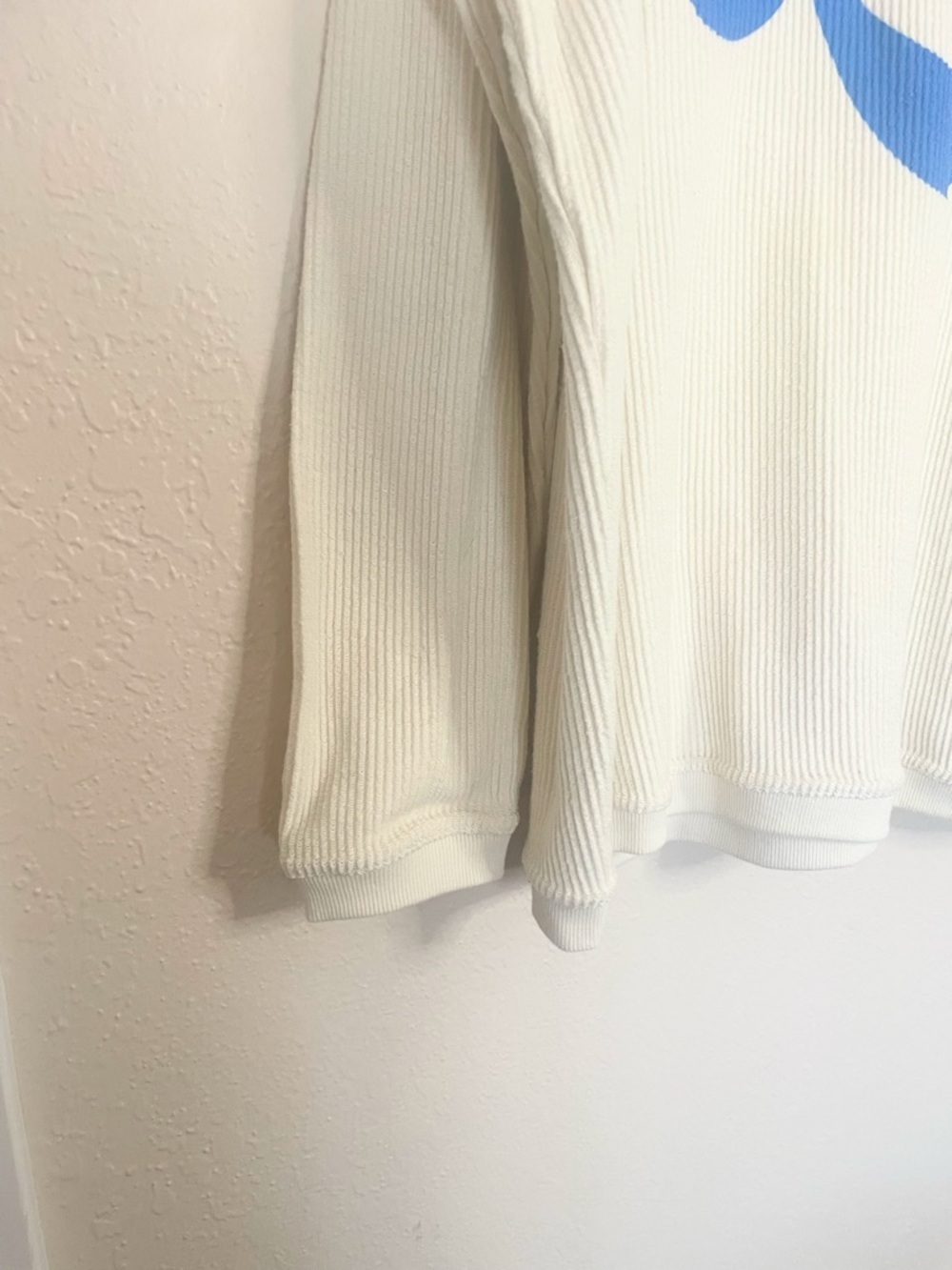 Lake Graphic Sweatshirt Medium Coastal Cottagecore Blue White Pullover - Picture 3 of 8